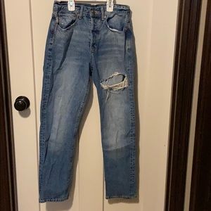 90’s boyfriend jeans with ripped detailing